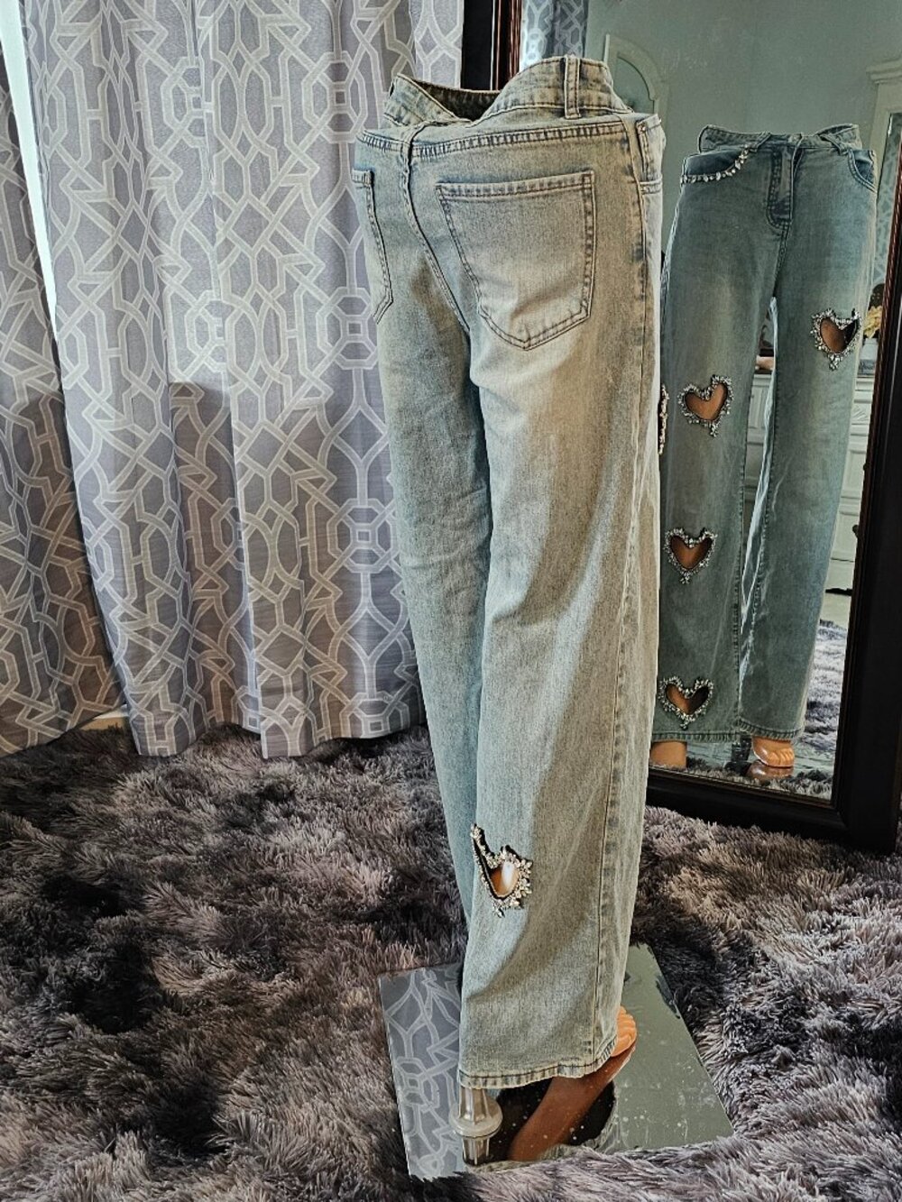 Peekskill Light Wash Wide‑Leg Crystal Heart Jeans – Size S - Picture 4 of 10